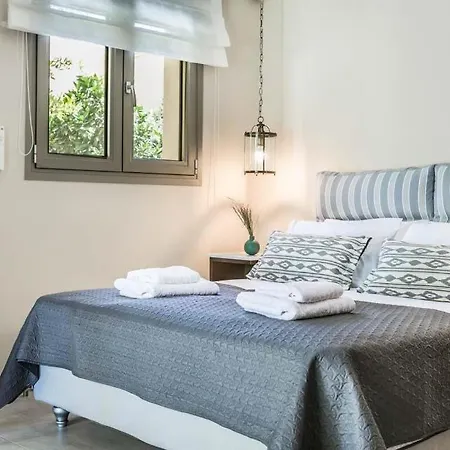 Sleeps 5 Pool Air Con Wifi * 아르고스톨리온